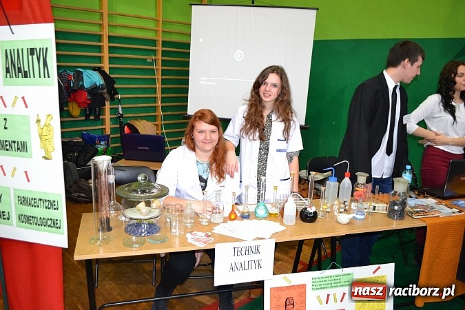 Zdjęcie w galerii na portalu naszraciborz.pl: Gimnazjaliści wybierają nową szkołę wiadomości z regionu