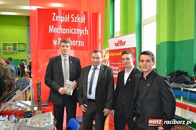 Zdjęcie w galerii na portalu naszraciborz.pl: Gimnazjaliści wybierają nową szkołę wiadomości z regionu