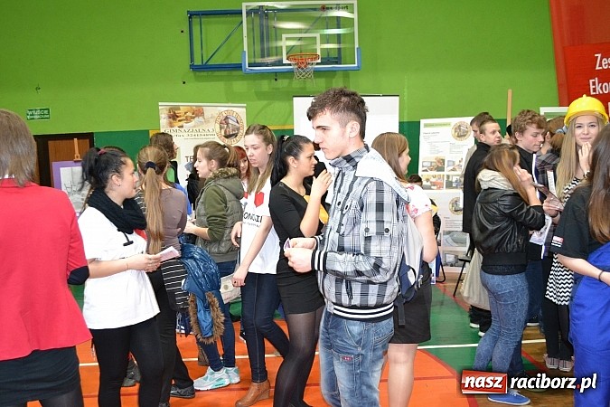Zdjęcie w galerii na portalu naszraciborz.pl: Gimnazjaliści wybierają nową szkołę wiadomości z regionu