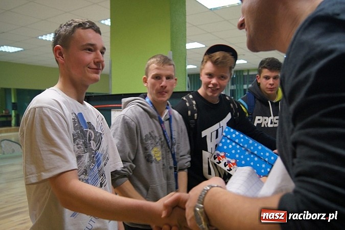 Zdjęcie w galerii na portalu naszraciborz.pl: Strefa siłowała się na zawodach strongmenów wiadomości z regionu