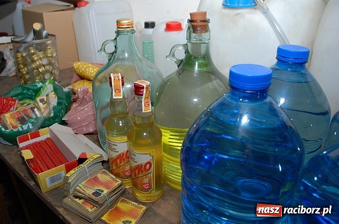 Zdjęcie w galerii na portalu naszraciborz.pl: Ponad 250 litrów nielegalnego alkoholu wiadomości z regionu