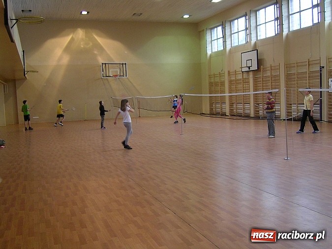 Zdjęcie w galerii na portalu naszraciborz.pl: Młodzież rozegrała mecze sparingowe w badmintonie wiadomości z regionu