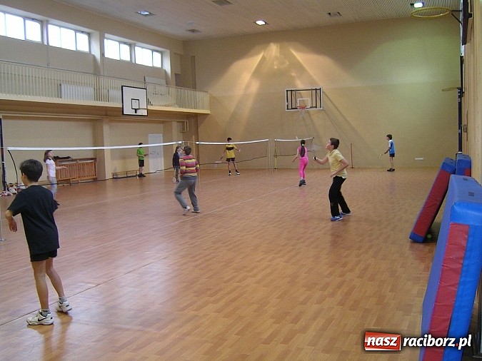 Zdjęcie w galerii na portalu naszraciborz.pl: Młodzież rozegrała mecze sparingowe w badmintonie wiadomości z regionu