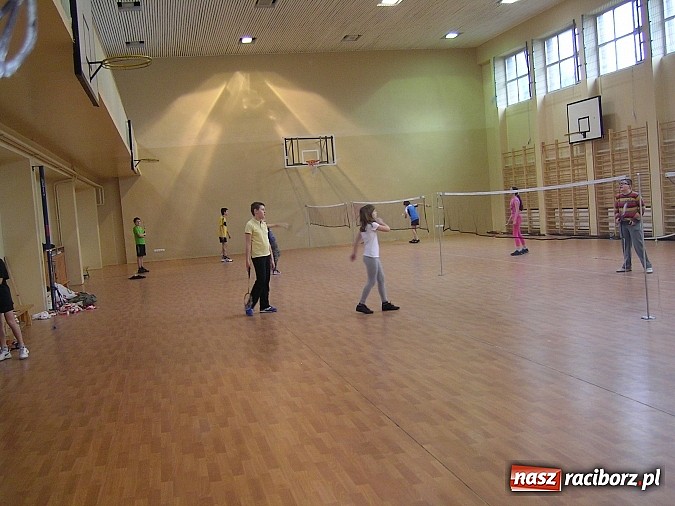 Zdjęcie w galerii na portalu naszraciborz.pl: Młodzież rozegrała mecze sparingowe w badmintonie wiadomości z regionu