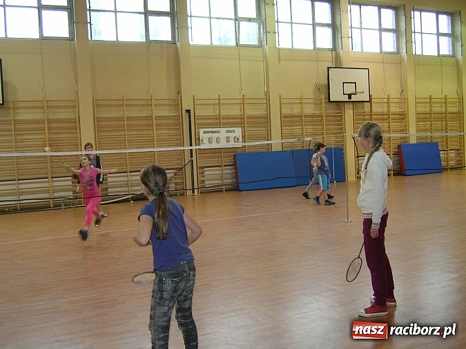 Zdjęcie w galerii na portalu naszraciborz.pl: Młodzież rozegrała mecze sparingowe w badmintonie wiadomości z regionu