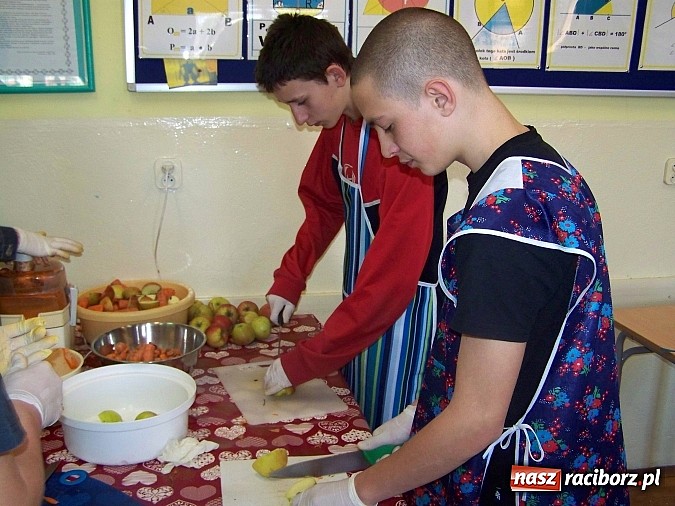 Zdjęcie w galerii na portalu naszraciborz.pl: Wiosenna godzina dla zdrowia w G5 wiadomości z regionu