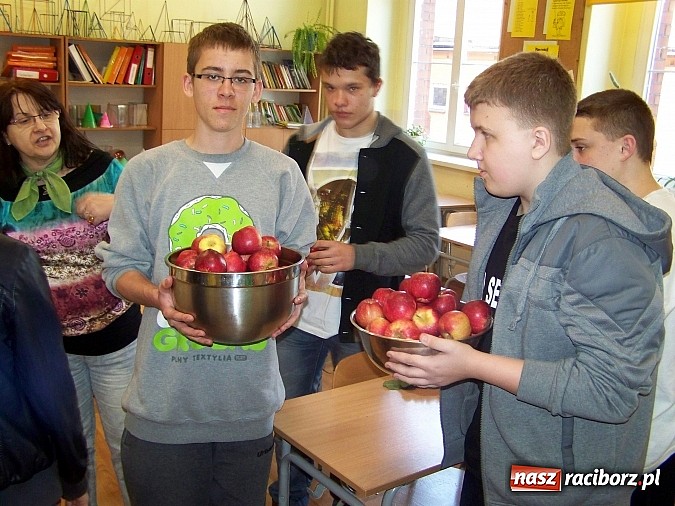 Zdjęcie w galerii na portalu naszraciborz.pl: Wiosenna godzina dla zdrowia w G5 wiadomości z regionu