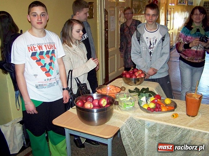 Zdjęcie w galerii na portalu naszraciborz.pl: Wiosenna godzina dla zdrowia w G5 wiadomości z regionu