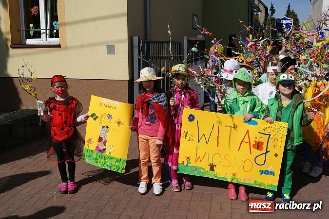 Zdjęcie w galerii na portalu naszraciborz.pl: W Studziennej znów spalono bałwana  wiadomości z regionu