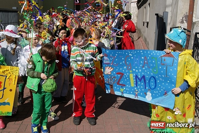 Zdjęcie w galerii na portalu naszraciborz.pl: W Studziennej znów spalono bałwana  wiadomości z regionu