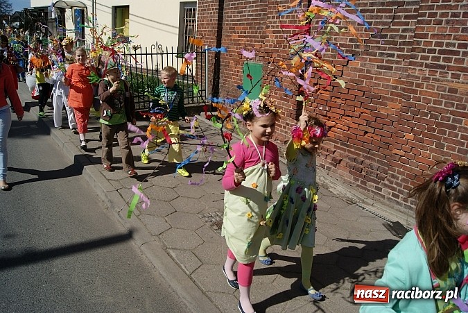 Zdjęcie w galerii na portalu naszraciborz.pl: W Studziennej znów spalono bałwana  wiadomości z regionu