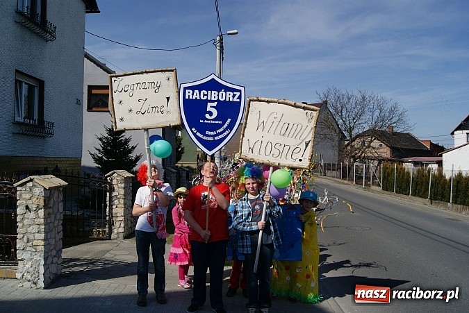 Zdjęcie w galerii na portalu naszraciborz.pl: W Studziennej znów spalono bałwana  wiadomości z regionu
