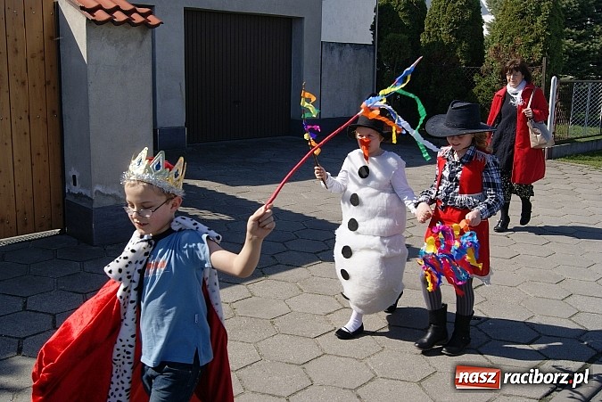 Zdjęcie w galerii na portalu naszraciborz.pl: W Studziennej znów spalono bałwana  wiadomości z regionu