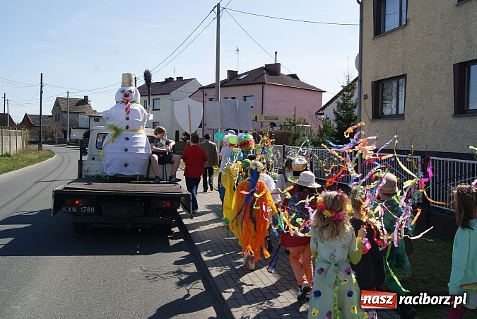 Zdjęcie w galerii na portalu naszraciborz.pl: W Studziennej znów spalono bałwana  wiadomości z regionu