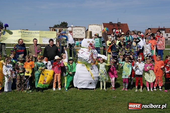 Zdjęcie w galerii na portalu naszraciborz.pl: W Studziennej znów spalono bałwana  wiadomości z regionu