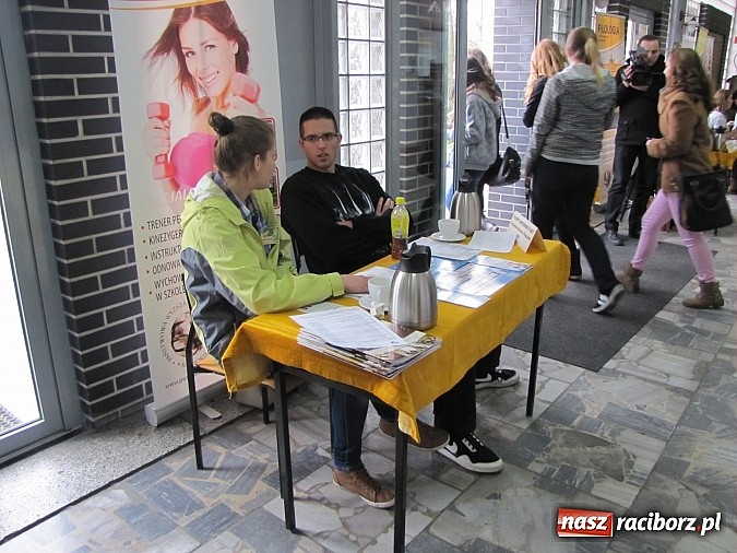 Zdjęcie w galerii na portalu naszraciborz.pl: Dni otwarte w PWSZ. Studenci zachęcali maturzystów do studiowania w Raciborzu wiadomości z regionu