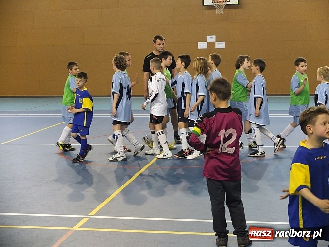 Zdjęcie w galerii na portalu naszraciborz.pl: Młodzi piłkarze z Kuźni Raciborskiej z sukcesami na turnieju w Czechach wiadomości z regionu