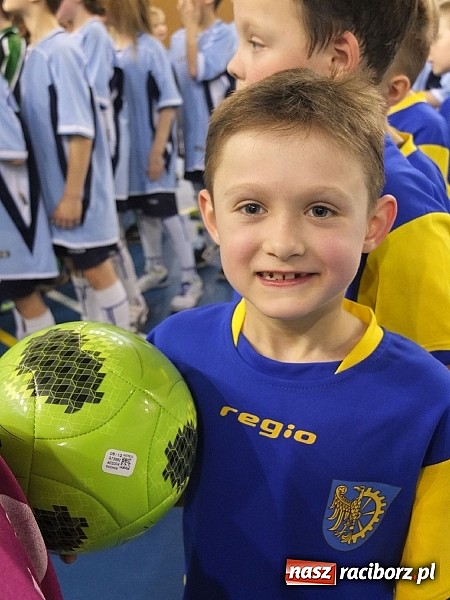 Zdjęcie w galerii na portalu naszraciborz.pl: Młodzi piłkarze z Kuźni Raciborskiej z sukcesami na turnieju w Czechach wiadomości z regionu