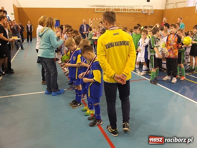 Zdjęcie w galerii na portalu naszraciborz.pl: Młodzi piłkarze z Kuźni Raciborskiej z sukcesami na turnieju w Czechach wiadomości z regionu