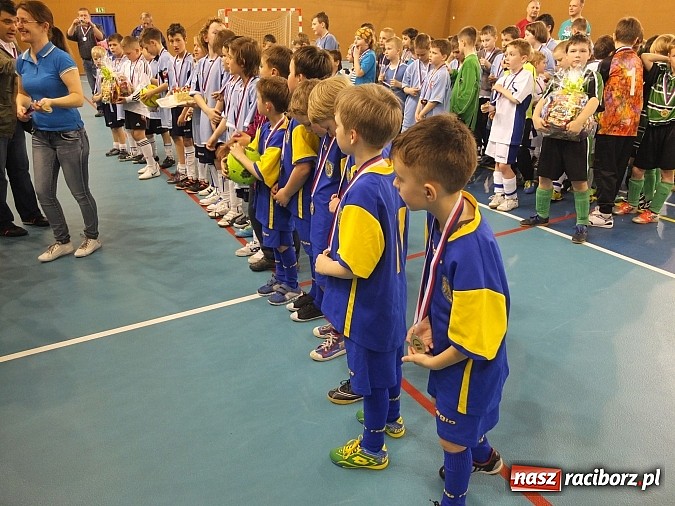 Zdjęcie w galerii na portalu naszraciborz.pl: Młodzi piłkarze z Kuźni Raciborskiej z sukcesami na turnieju w Czechach wiadomości z regionu