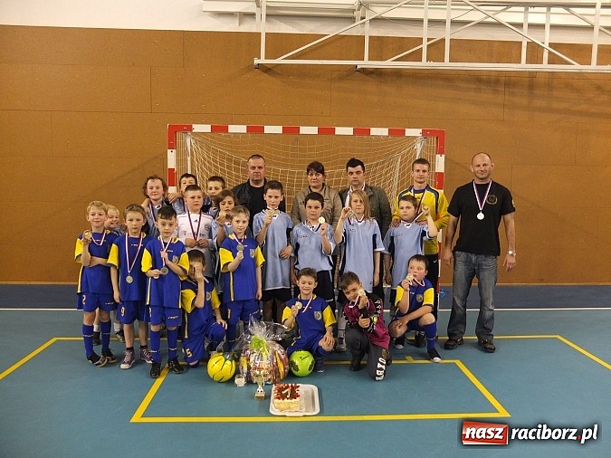 Zdjęcie w galerii na portalu naszraciborz.pl: Młodzi piłkarze z Kuźni Raciborskiej z sukcesami na turnieju w Czechach wiadomości z regionu