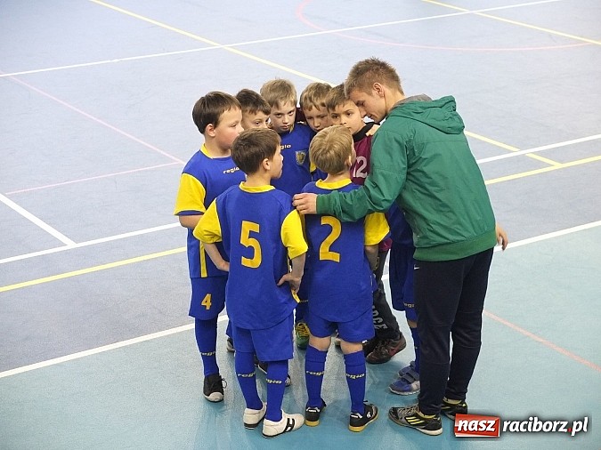 Zdjęcie w galerii na portalu naszraciborz.pl: Młodzi piłkarze z Kuźni Raciborskiej z sukcesami na turnieju w Czechach wiadomości z regionu