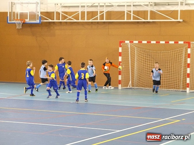 Zdjęcie w galerii na portalu naszraciborz.pl: Młodzi piłkarze z Kuźni Raciborskiej z sukcesami na turnieju w Czechach wiadomości z regionu