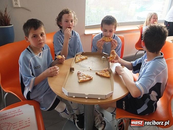 Zdjęcie w galerii na portalu naszraciborz.pl: Młodzi piłkarze z Kuźni Raciborskiej z sukcesami na turnieju w Czechach wiadomości z regionu