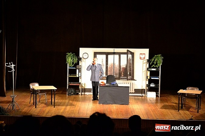 Zdjęcie w galerii na portalu naszraciborz.pl: Zwariowany komisariat w Kuźni Raciborskiej wiadomości z regionu