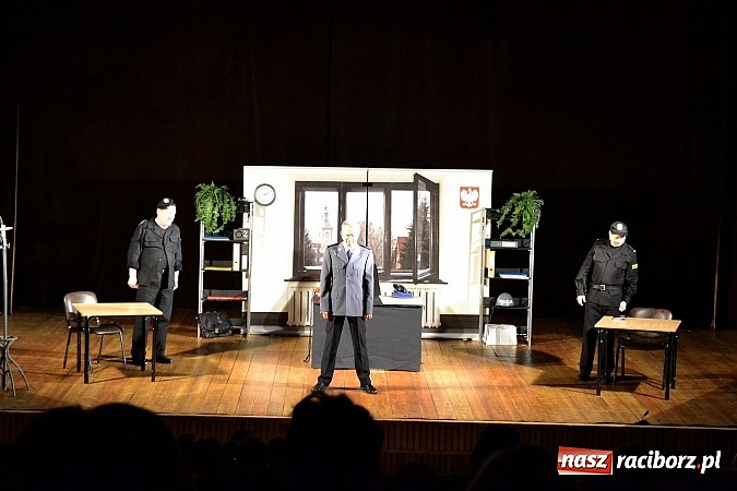 Zdjęcie w galerii na portalu naszraciborz.pl: Zwariowany komisariat w Kuźni Raciborskiej wiadomości z regionu