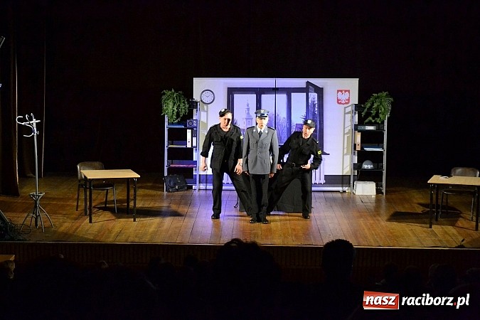 Zdjęcie w galerii na portalu naszraciborz.pl: Zwariowany komisariat w Kuźni Raciborskiej wiadomości z regionu