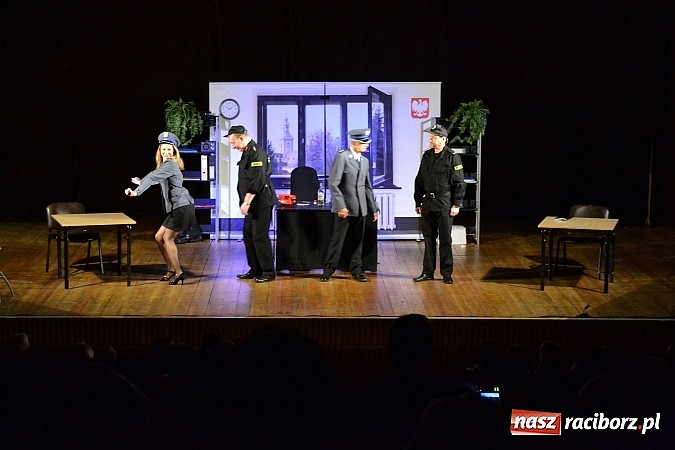 Zdjęcie w galerii na portalu naszraciborz.pl: Zwariowany komisariat w Kuźni Raciborskiej wiadomości z regionu