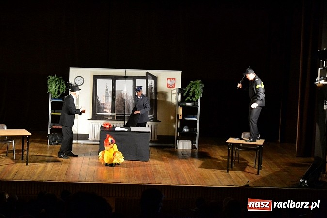 Zdjęcie w galerii na portalu naszraciborz.pl: Zwariowany komisariat w Kuźni Raciborskiej wiadomości z regionu