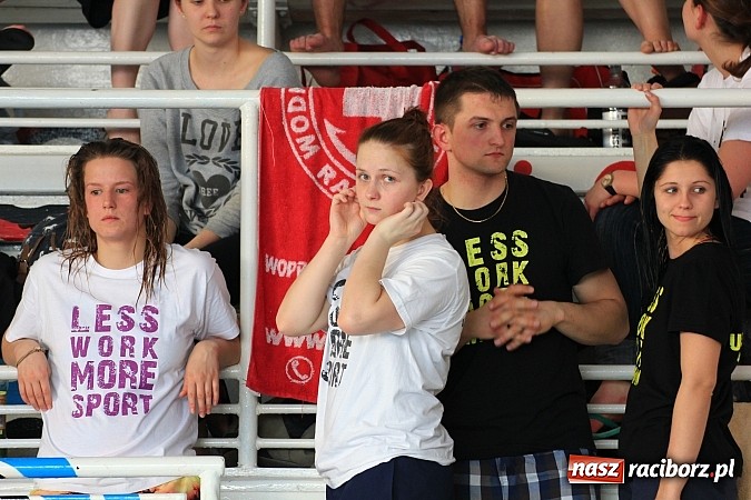Zdjęcie w galerii na portalu naszraciborz.pl: Pływackie zmagania studentów śląskich uczelni wiadomości z regionu