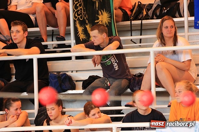 Zdjęcie w galerii na portalu naszraciborz.pl: Pływackie zmagania studentów śląskich uczelni wiadomości z regionu