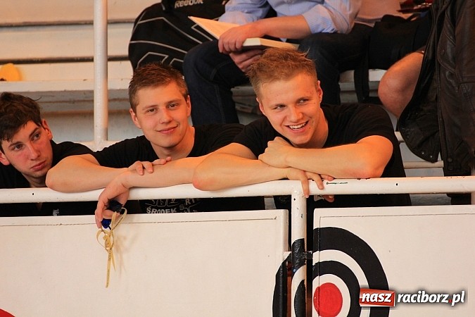 Zdjęcie w galerii na portalu naszraciborz.pl: Pływackie zmagania studentów śląskich uczelni wiadomości z regionu