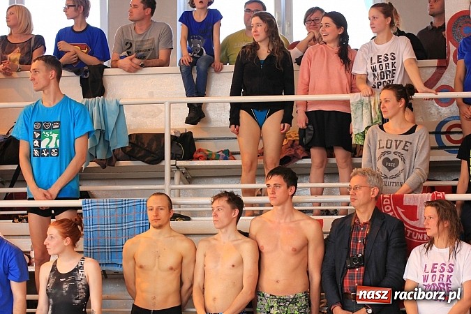Zdjęcie w galerii na portalu naszraciborz.pl: Pływackie zmagania studentów śląskich uczelni wiadomości z regionu
