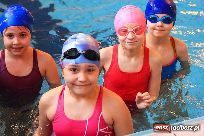 Zdjęcie w galerii na portalu naszraciborz.pl: Pływackie zmagania studentów śląskich uczelni wiadomości z regionu