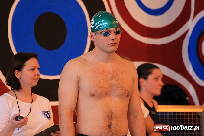 Zdjęcie w galerii na portalu naszraciborz.pl: Pływackie zmagania studentów śląskich uczelni wiadomości z regionu