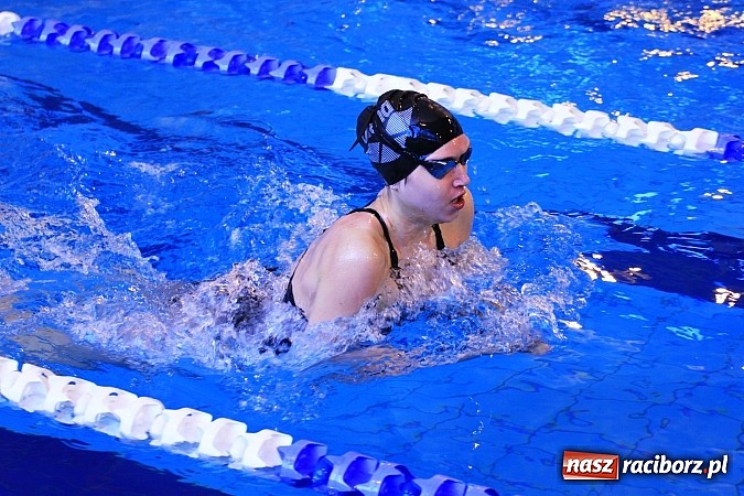 Zdjęcie w galerii na portalu naszraciborz.pl: Pływackie zmagania studentów śląskich uczelni wiadomości z regionu