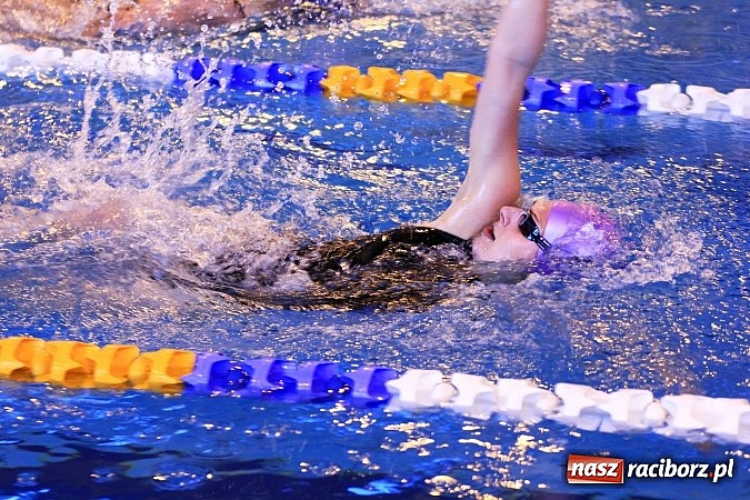 Zdjęcie w galerii na portalu naszraciborz.pl: Pływackie zmagania studentów śląskich uczelni wiadomości z regionu