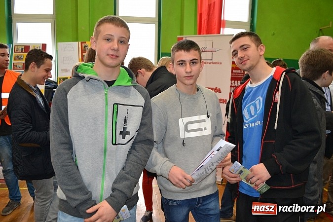 Zdjęcie w galerii na portalu naszraciborz.pl: Spacer szlakiem szk&oacute;ł ponadgimnazjalnych wiadomości z regionu