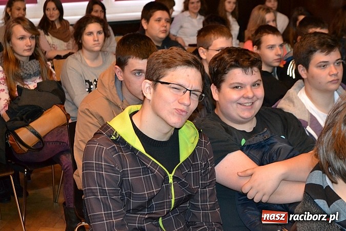 Zdjęcie w galerii na portalu naszraciborz.pl: Spacer szlakiem szk&oacute;ł ponadgimnazjalnych wiadomości z regionu
