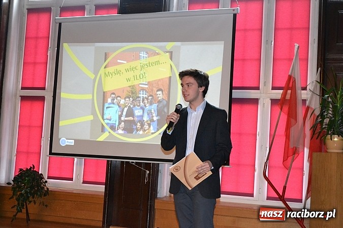 Zdjęcie w galerii na portalu naszraciborz.pl: Spacer szlakiem szk&oacute;ł ponadgimnazjalnych wiadomości z regionu