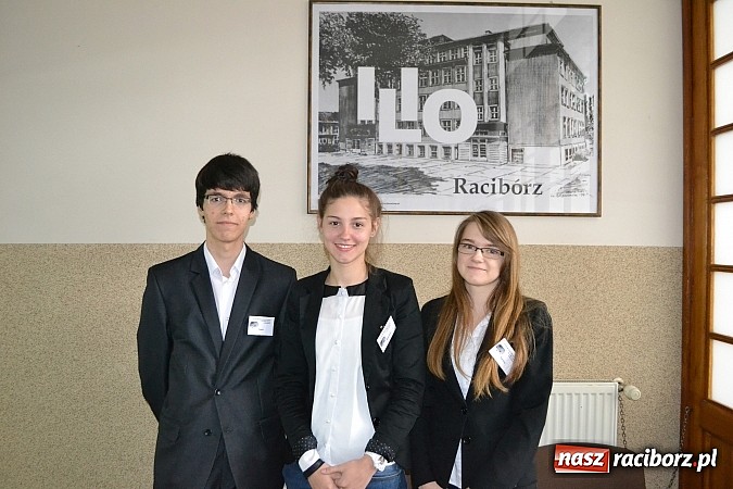 Zdjęcie w galerii na portalu naszraciborz.pl: Spacer szlakiem szk&oacute;ł ponadgimnazjalnych wiadomości z regionu