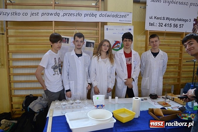 Zdjęcie w galerii na portalu naszraciborz.pl: Spacer szlakiem szk&oacute;ł ponadgimnazjalnych wiadomości z regionu