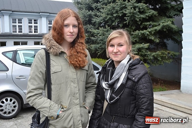 Zdjęcie w galerii na portalu naszraciborz.pl: Spacer szlakiem szk&oacute;ł ponadgimnazjalnych wiadomości z regionu