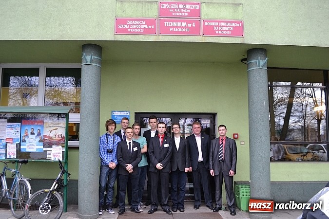 Zdjęcie w galerii na portalu naszraciborz.pl: Spacer szlakiem szk&oacute;ł ponadgimnazjalnych wiadomości z regionu