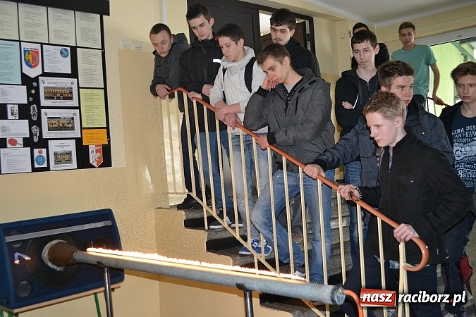 Zdjęcie w galerii na portalu naszraciborz.pl: Spacer szlakiem szk&oacute;ł ponadgimnazjalnych wiadomości z regionu