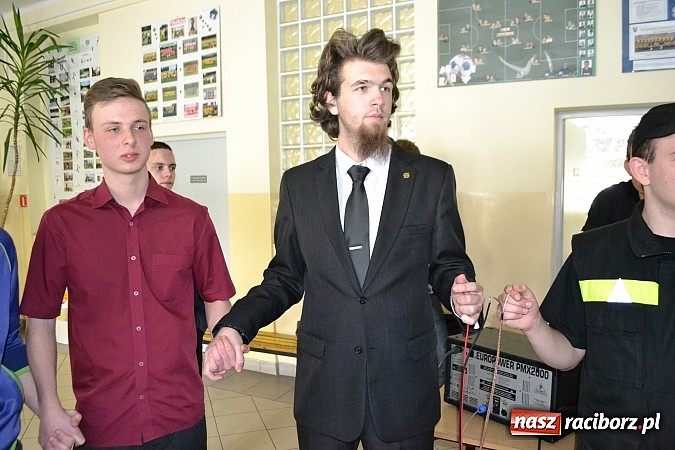 Zdjęcie w galerii na portalu naszraciborz.pl: Spacer szlakiem szk&oacute;ł ponadgimnazjalnych wiadomości z regionu